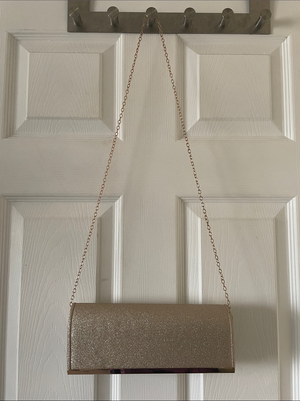 Le chateau gold sparkly clutch purse